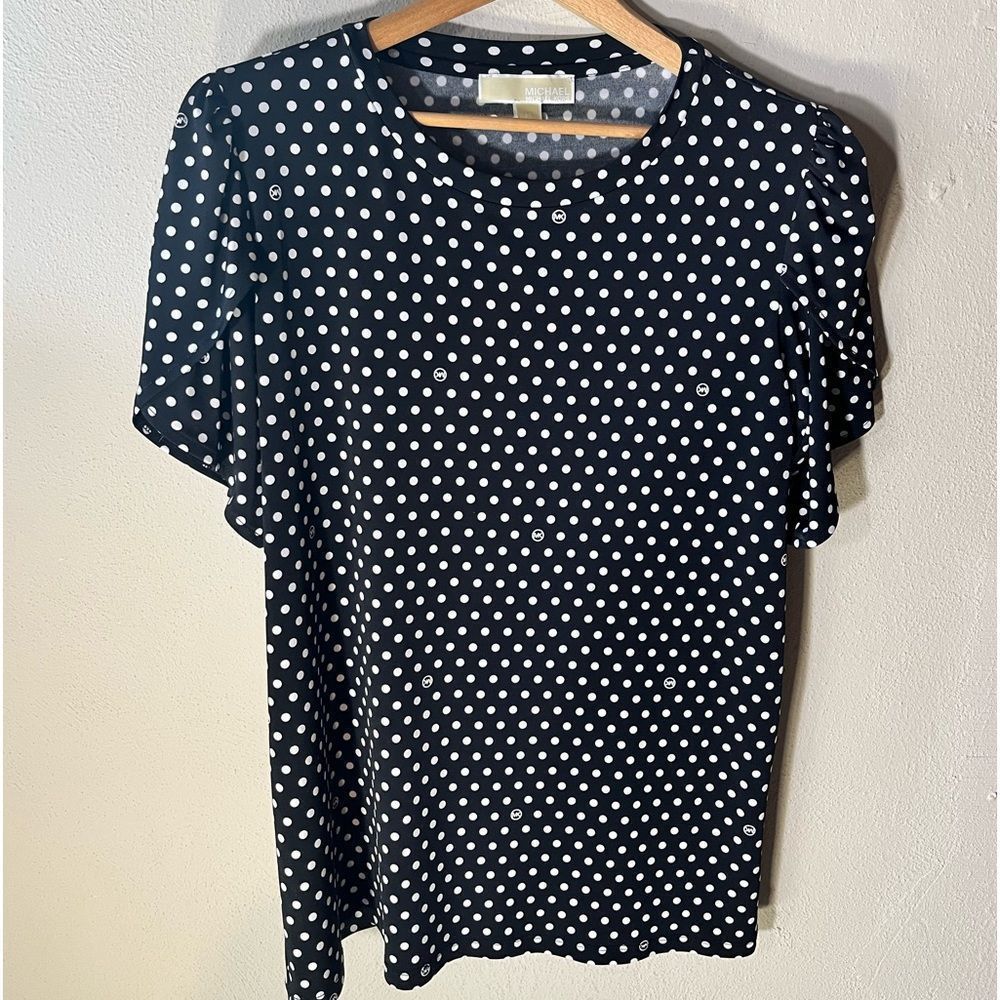 MICHAEL Michael Kors Top Black/Black Wh Size M Short Sleeve Top sleeve detail.